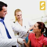 Mẹ ung thư truyền hóa chất, con 8 tháng tuổi khóc ngặt vì khát sữa